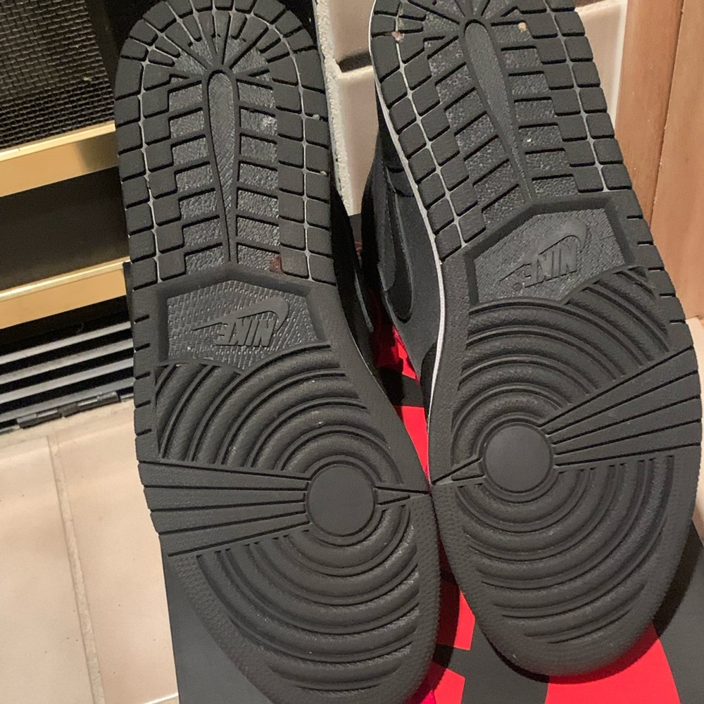 Air Jordan 1 black